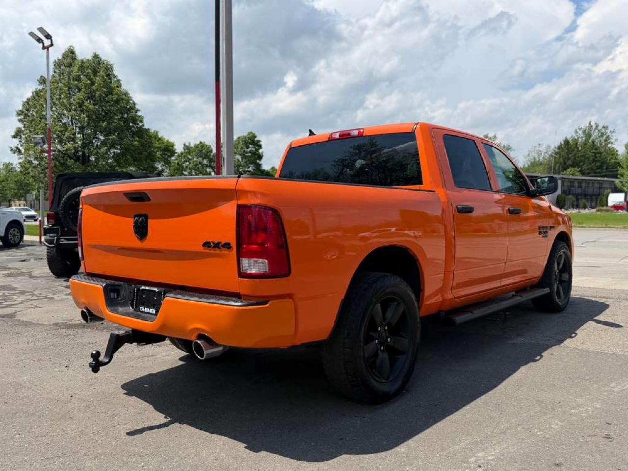 RAM 1500 Classic Express 4x4 Crew Cab 5'7" Box 2019