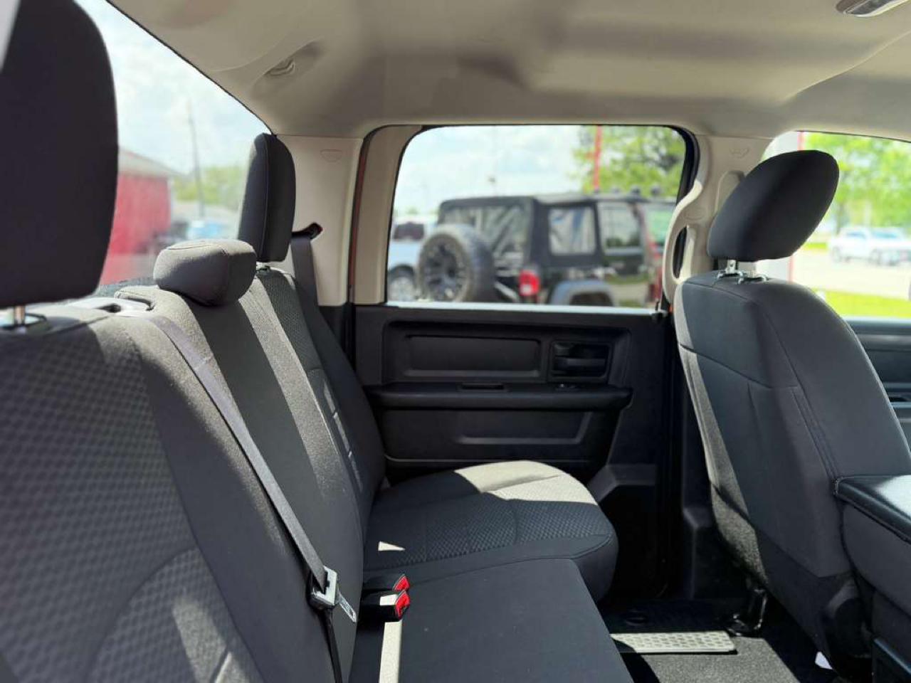 RAM 1500 Classic Express 4x4 Crew Cab 5'7" Box 2019