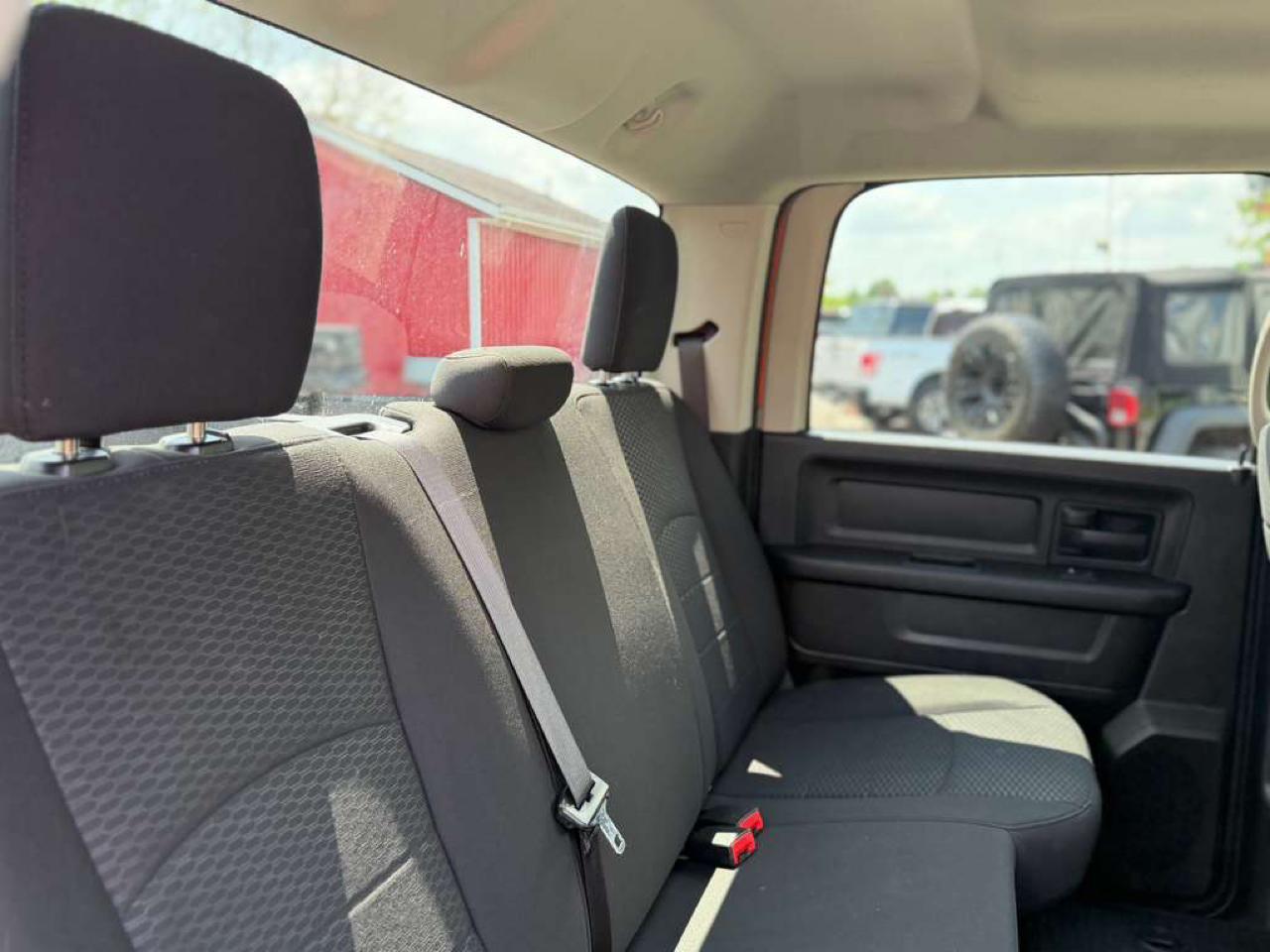 RAM 1500 Classic Express 4x4 Crew Cab 5'7" Box 2019