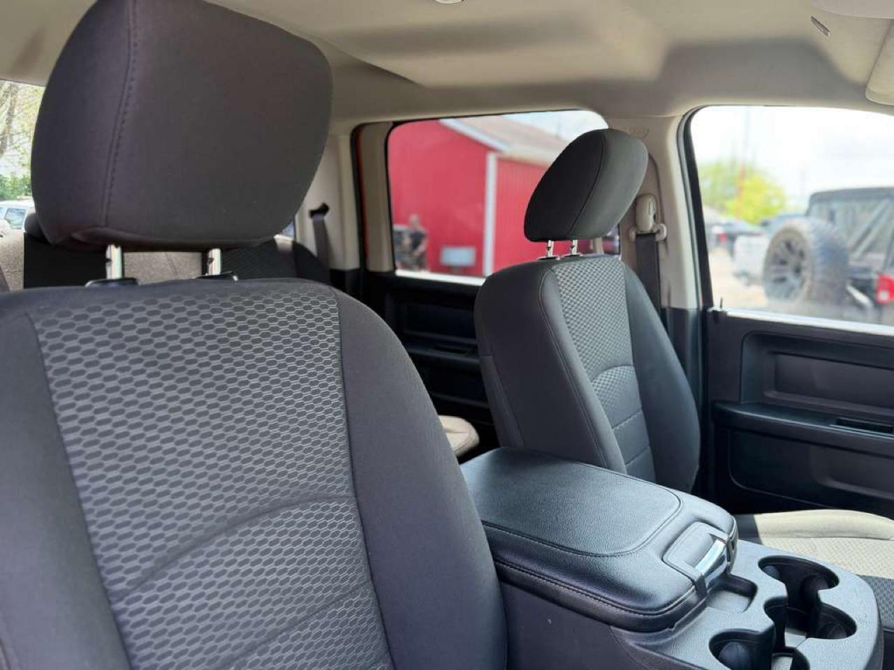 RAM 1500 Classic Express 4x4 Crew Cab 5'7" Box 2019