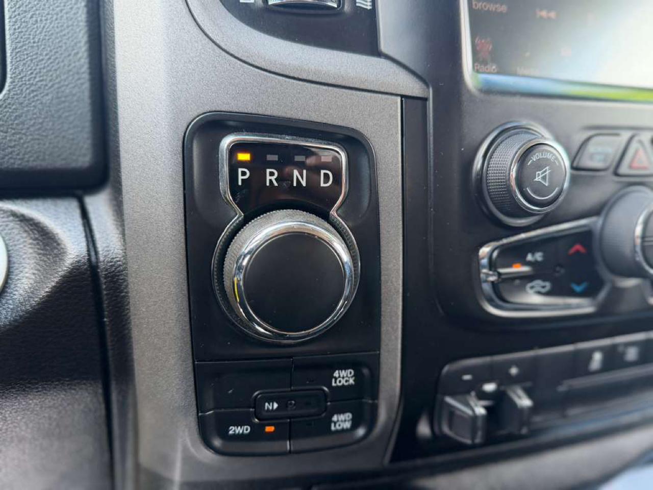 RAM 1500 Classic Express 4x4 Crew Cab 5'7" Box 2019