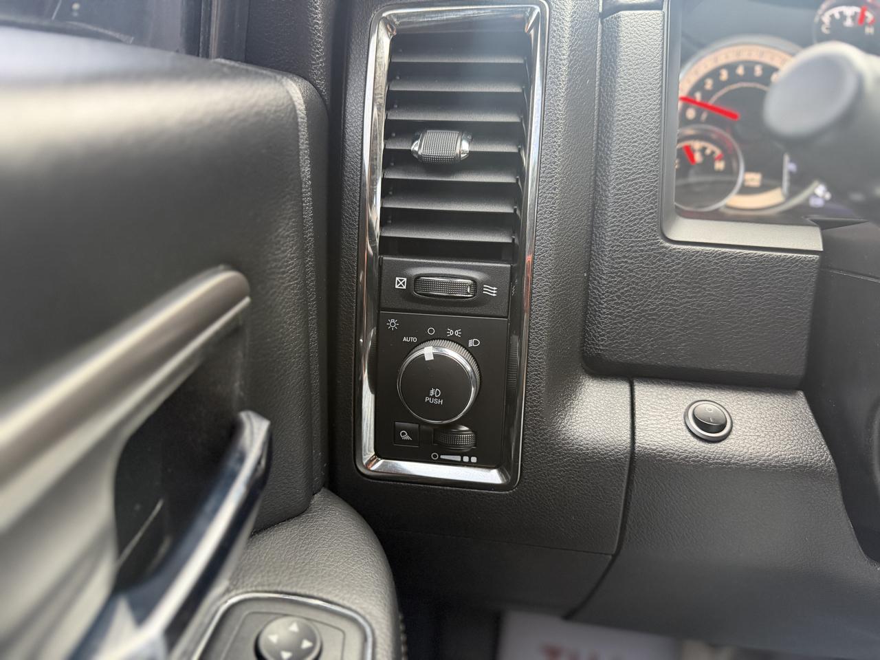RAM 1500 Sport Crew Cab 4WD 2018