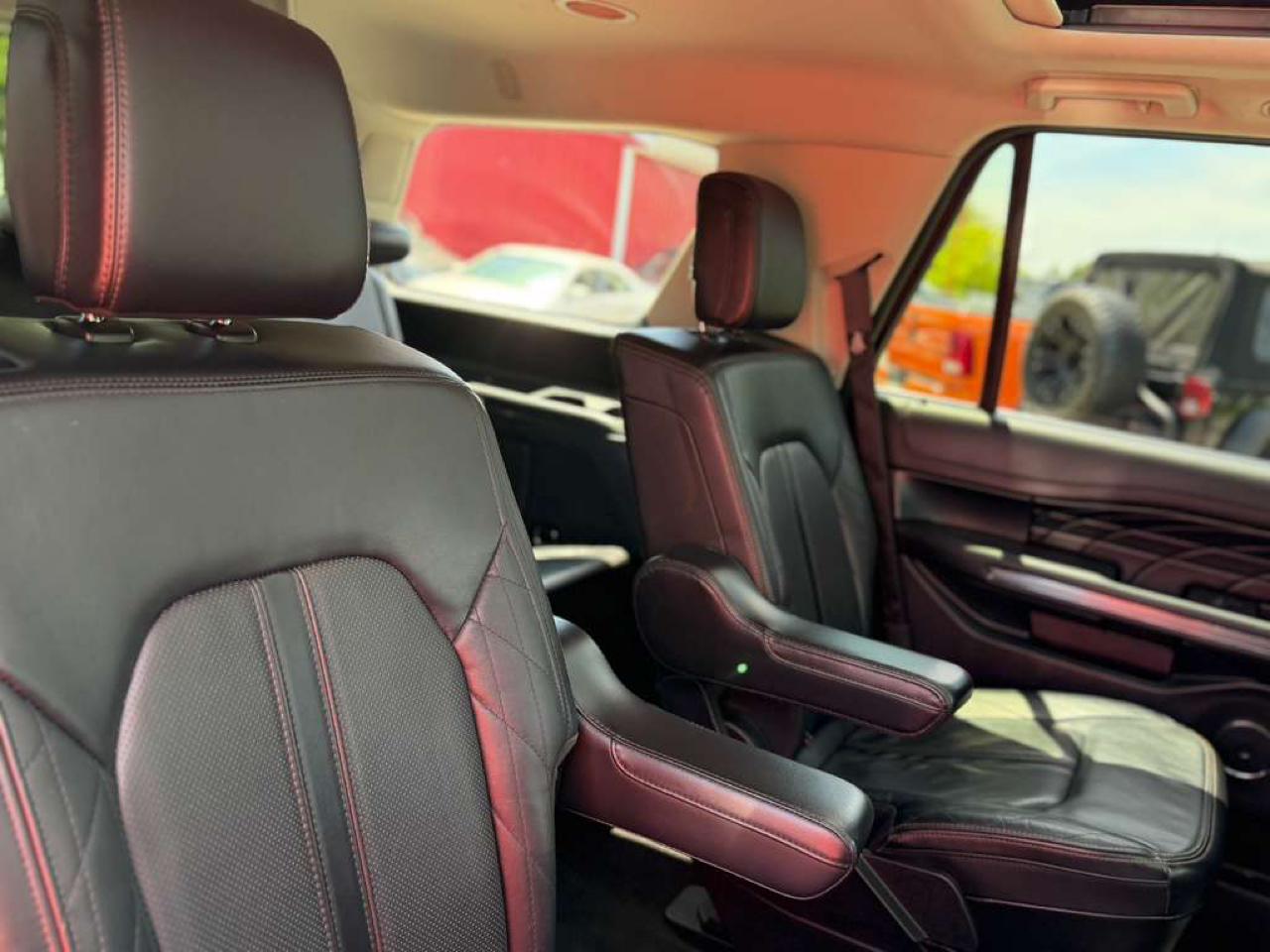 Ford Expedition Platinum 4WD 2021