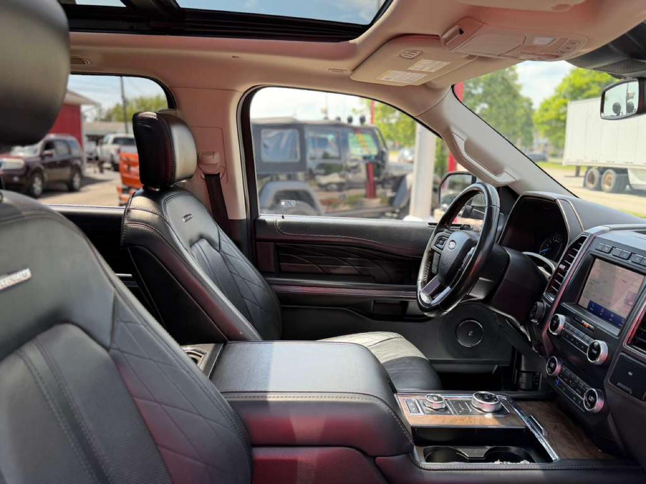 Ford Expedition Platinum 4WD 2021