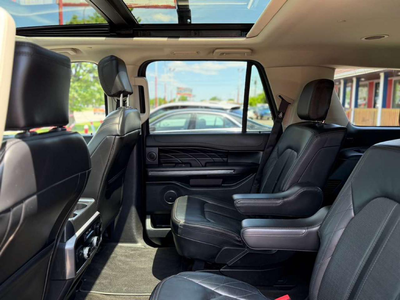 Ford Expedition Platinum 4WD 2021