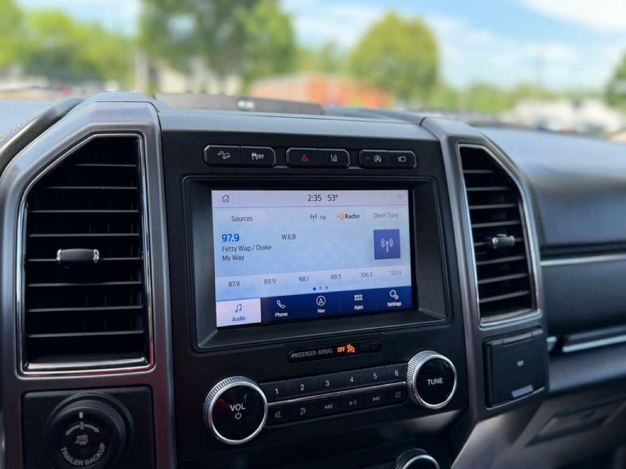 Ford Expedition Platinum 4WD 2021