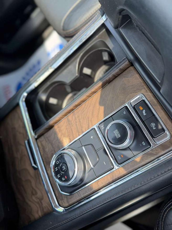 Ford Expedition Platinum 4WD 2021