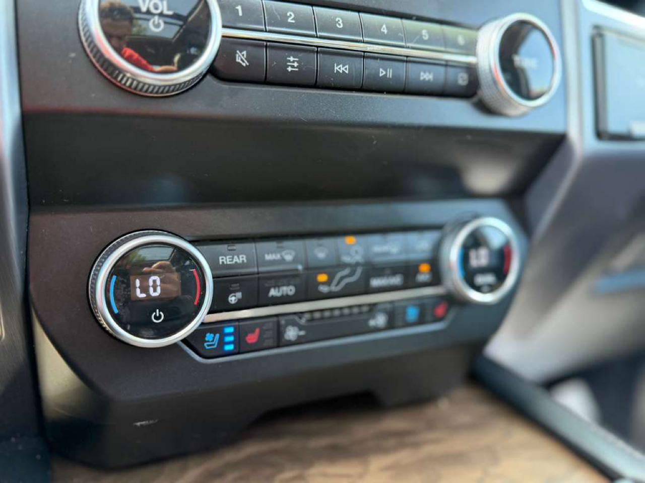Ford Expedition Platinum 4WD 2021