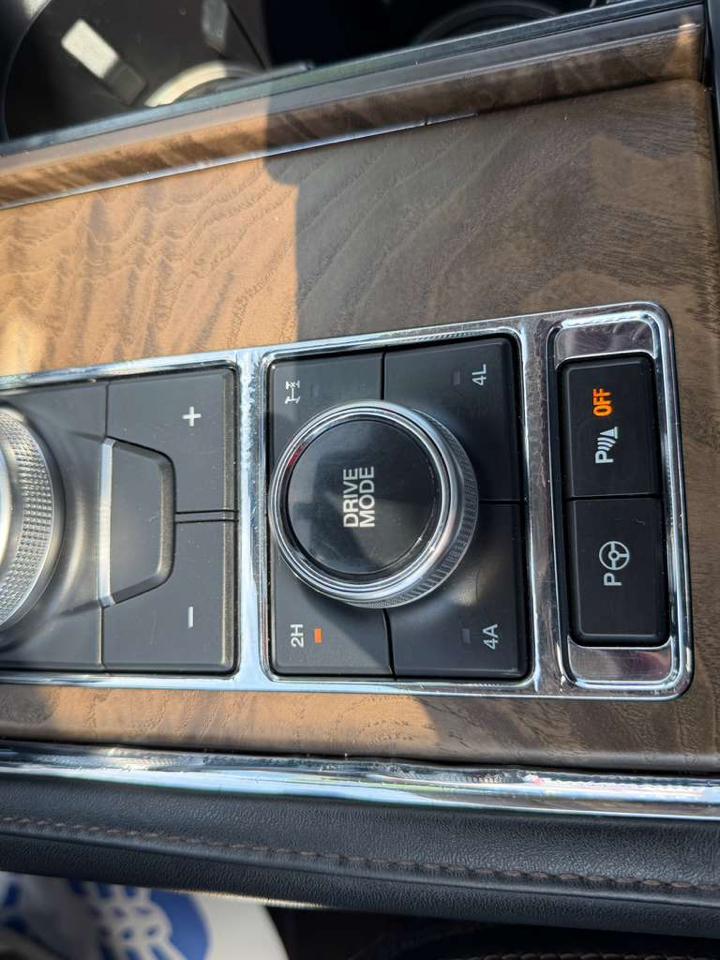 Ford Expedition Platinum 4WD 2021