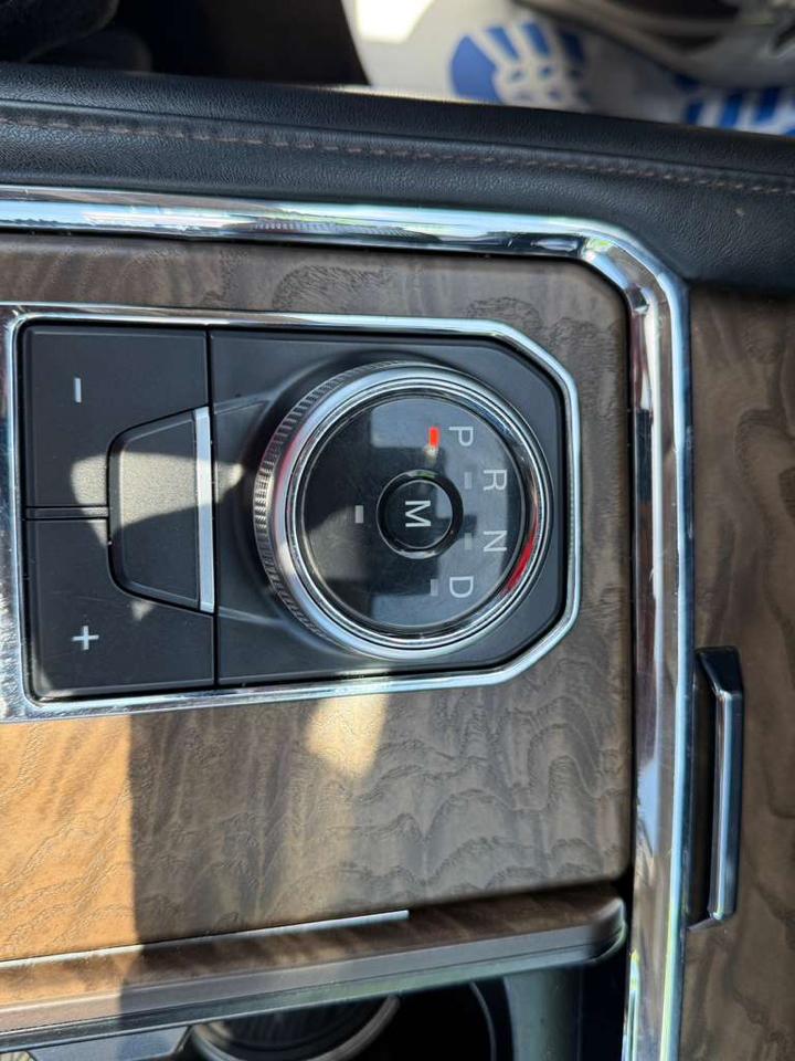 Ford Expedition Platinum 4WD 2021