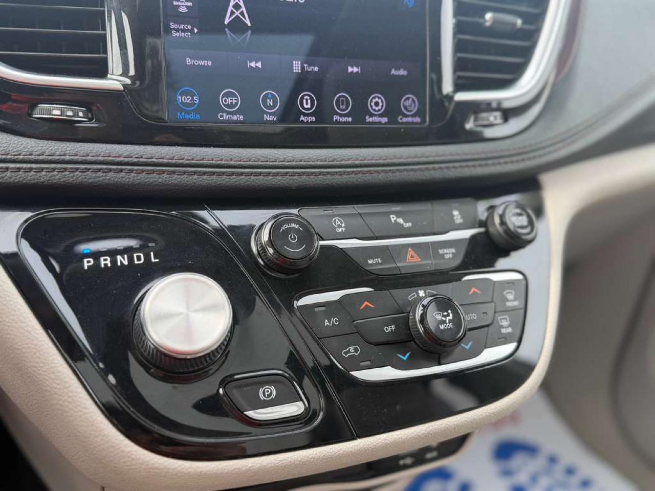 Chrysler Pacifica Limited 2020