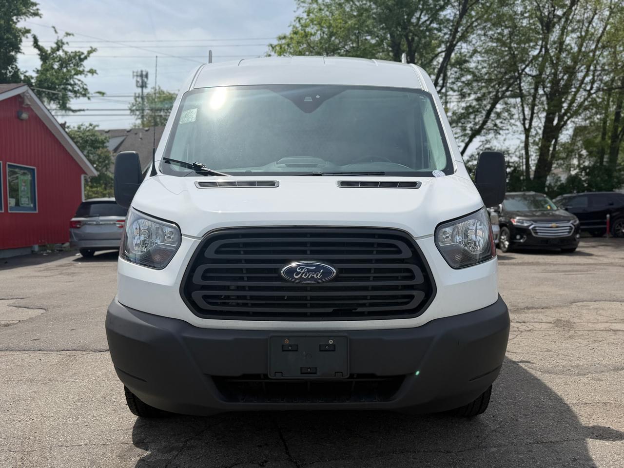 Ford Transit 250 Van Med. Roof w/Sliding Pass. 148-in. WB 2018
