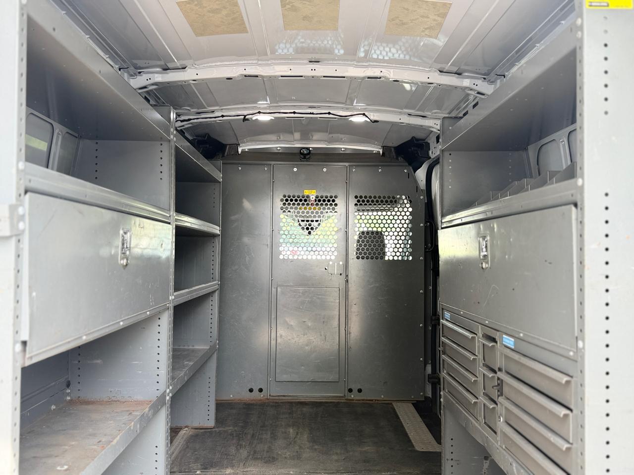 Ford Transit 250 Van Med. Roof w/Sliding Pass. 148-in. WB 2018