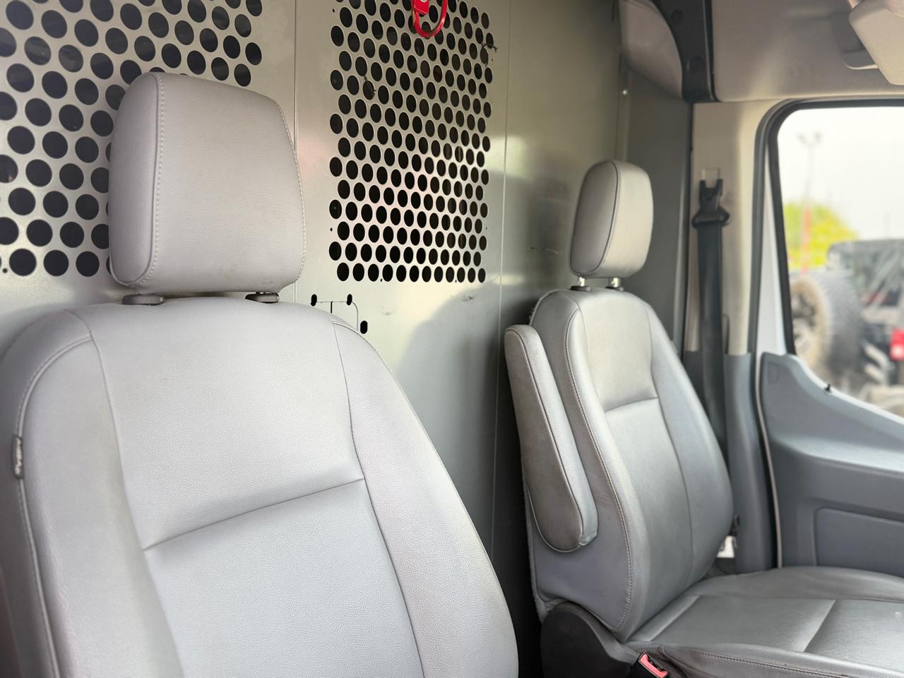 Ford Transit 250 Van Med. Roof w/Sliding Pass. 148-in. WB 2018