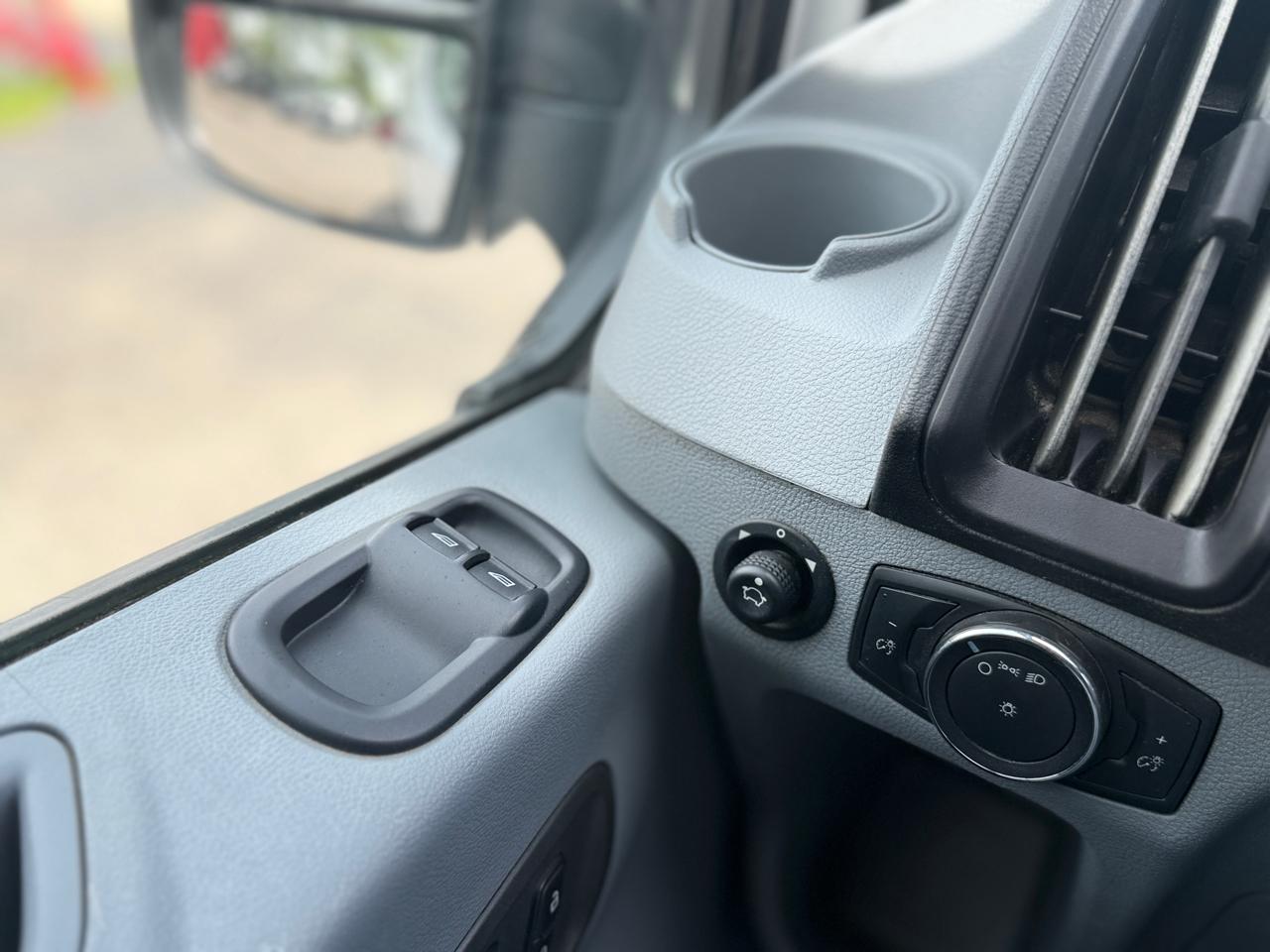 Ford Transit 250 Van Med. Roof w/Sliding Pass. 148-in. WB 2018