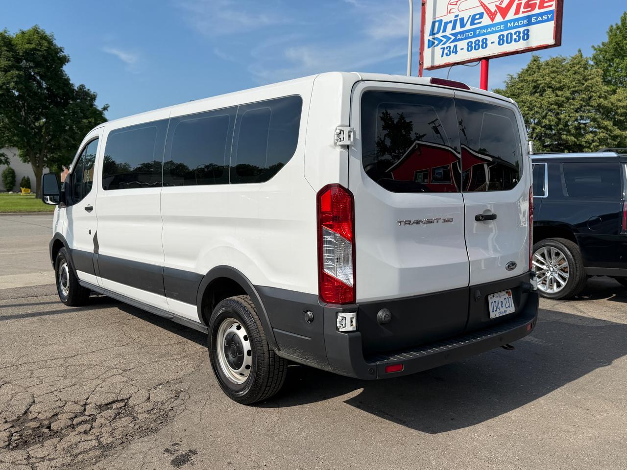 Ford Transit 350 Wagon Low Roof XL w/Sliding Pass. 148-in. WB 2020