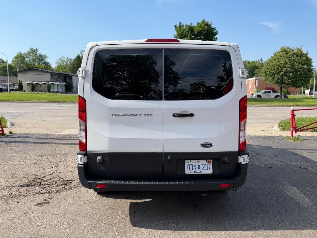 Ford Transit 350 Wagon Low Roof XL w/Sliding Pass. 148-in. WB 2020