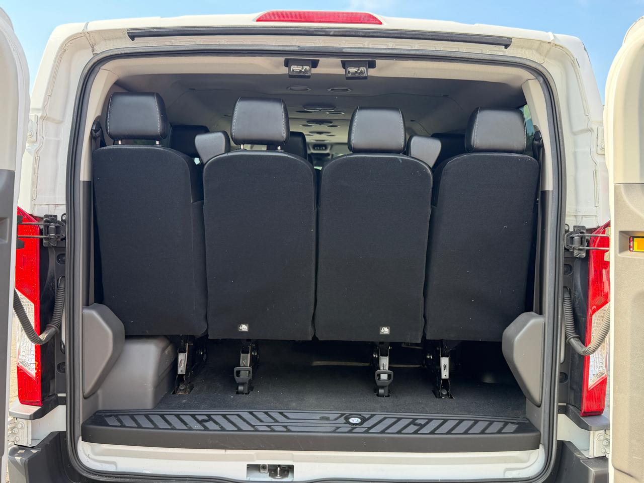 Ford Transit 350 Wagon Low Roof XL w/Sliding Pass. 148-in. WB 2020