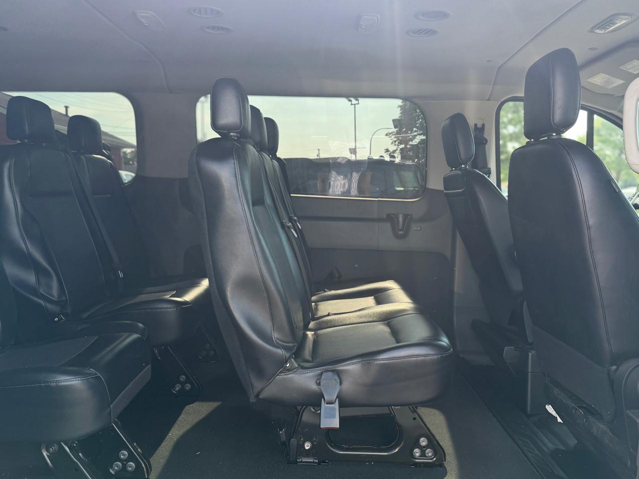 Ford Transit 350 Wagon Low Roof XL w/Sliding Pass. 148-in. WB 2020