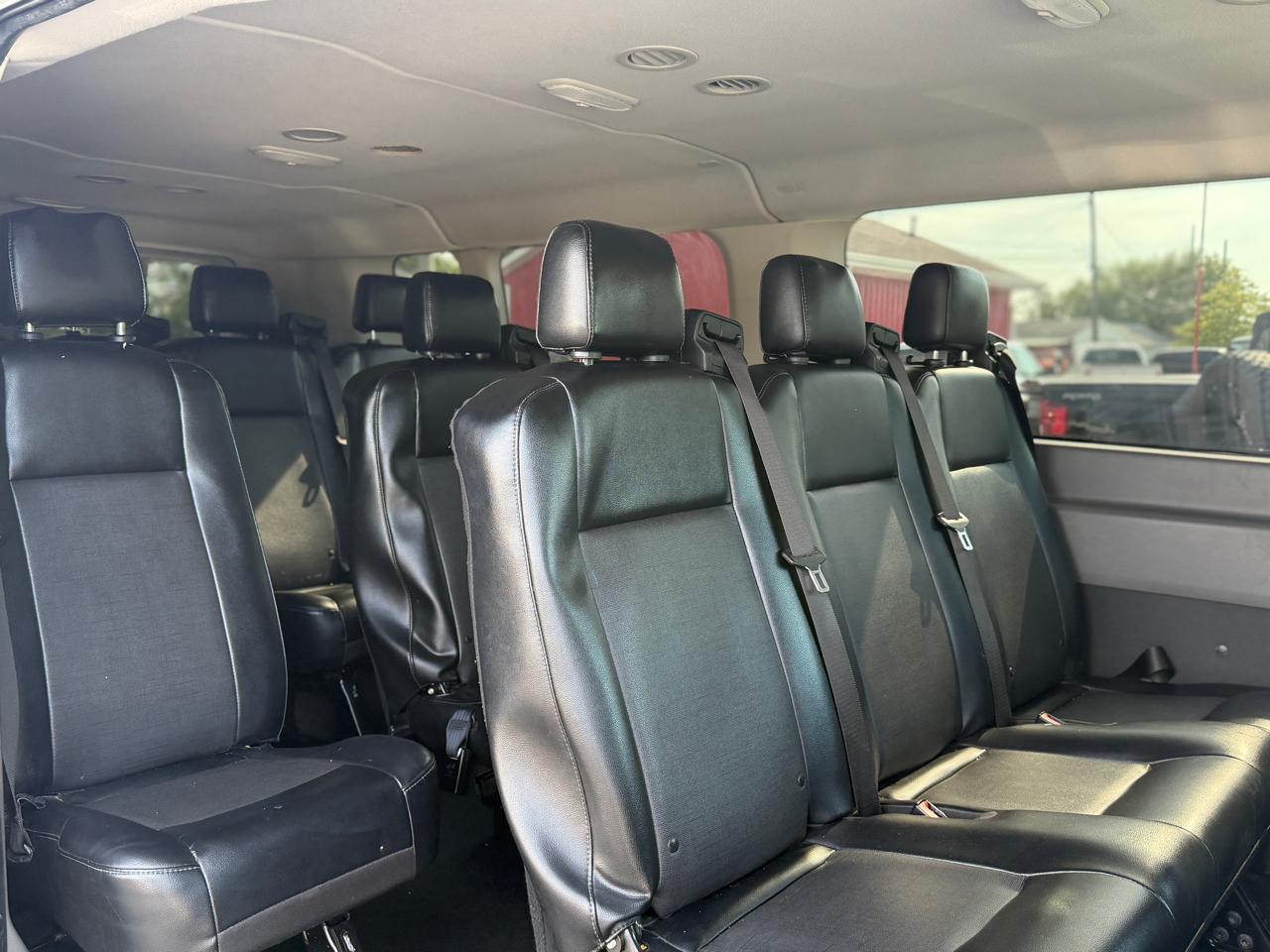 Ford Transit 350 Wagon Low Roof XL w/Sliding Pass. 148-in. WB 2020