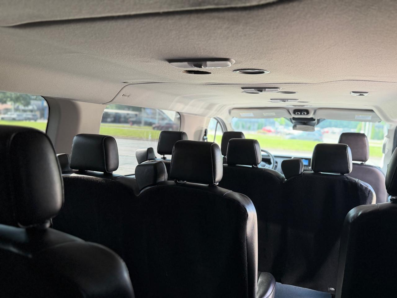 Ford Transit 350 Wagon Low Roof XL w/Sliding Pass. 148-in. WB 2020