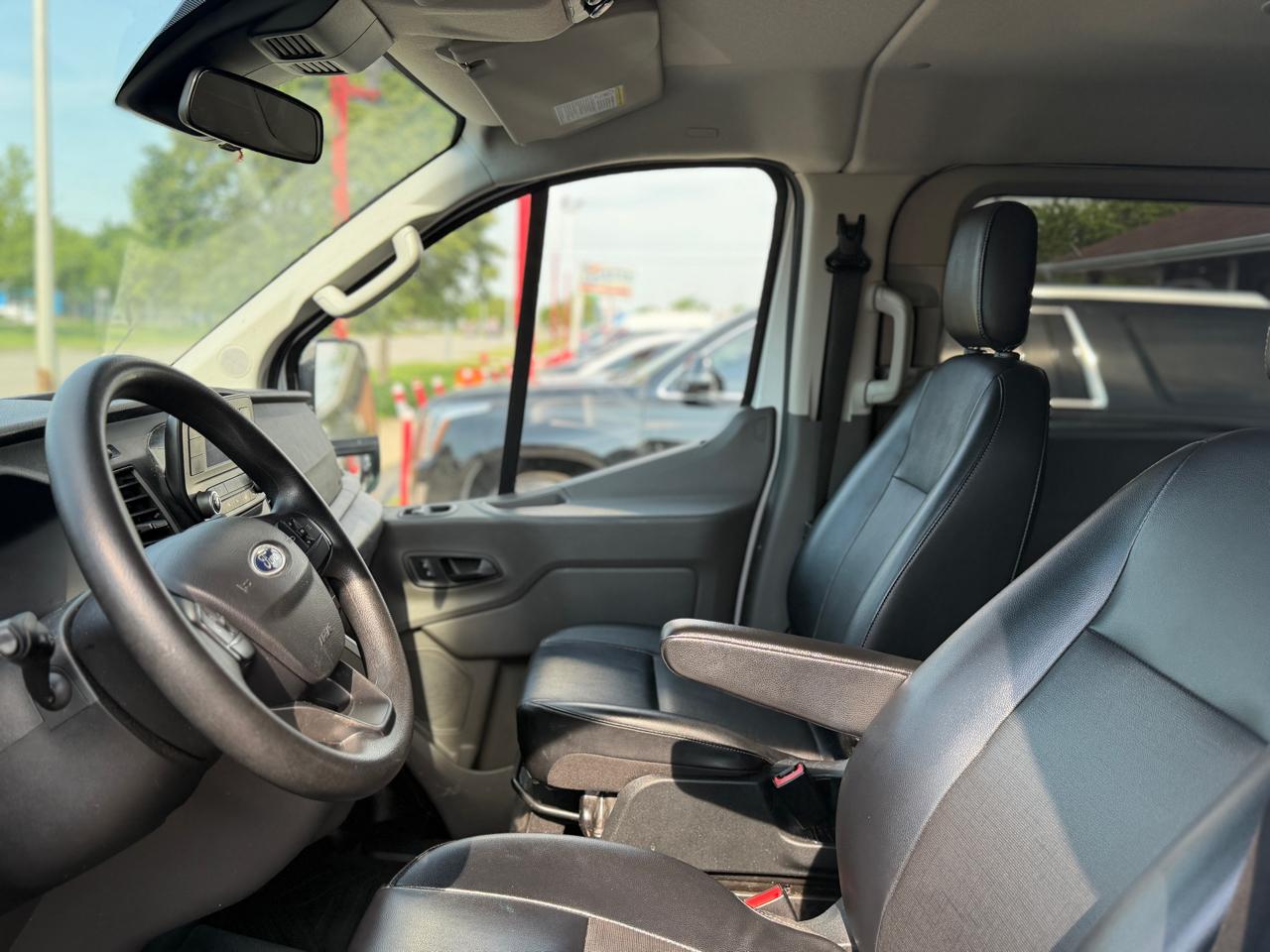Ford Transit 350 Wagon Low Roof XL w/Sliding Pass. 148-in. WB 2020