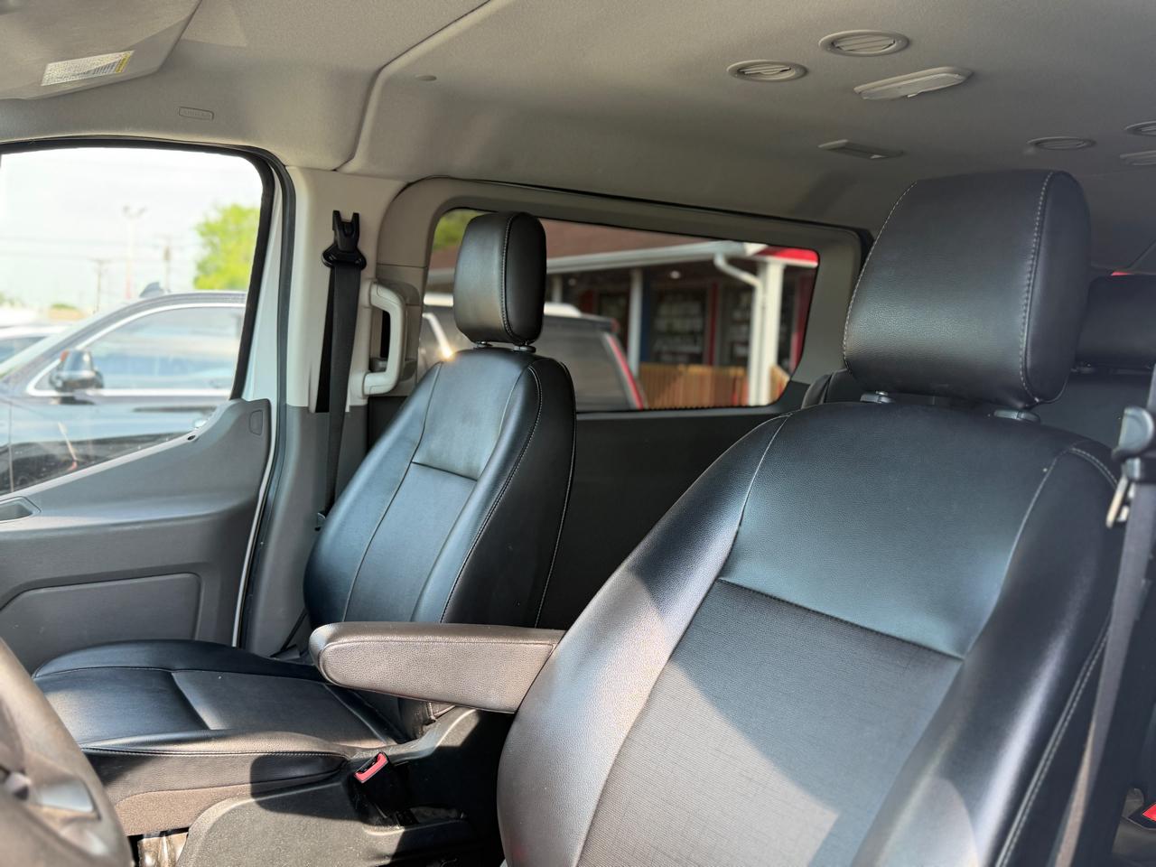 Ford Transit 350 Wagon Low Roof XL w/Sliding Pass. 148-in. WB 2020
