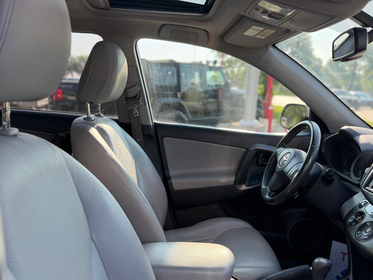 Toyota RAV4 Limited I4 4WD 2012