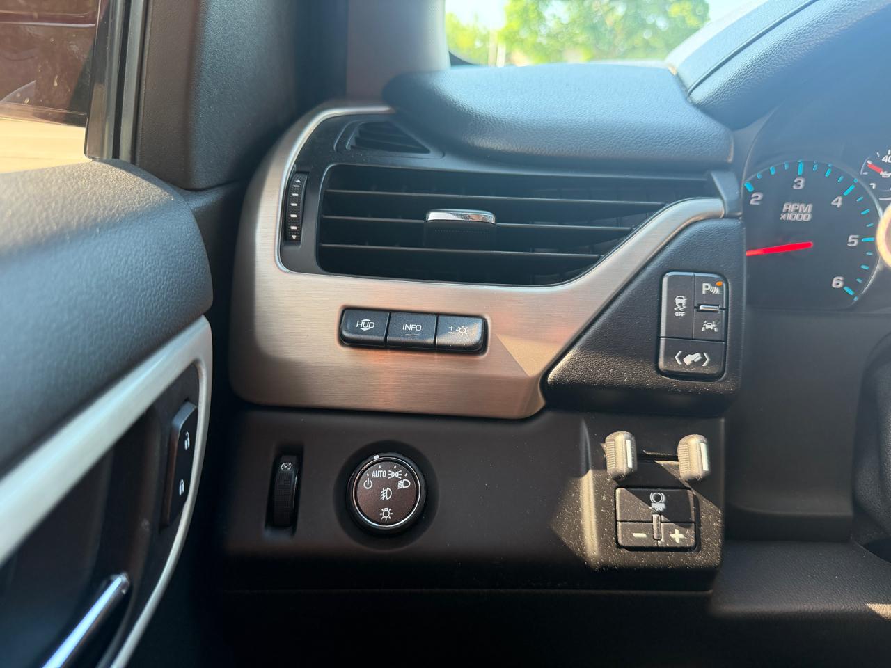 GMC Yukon XL Denali 2WD 2018
