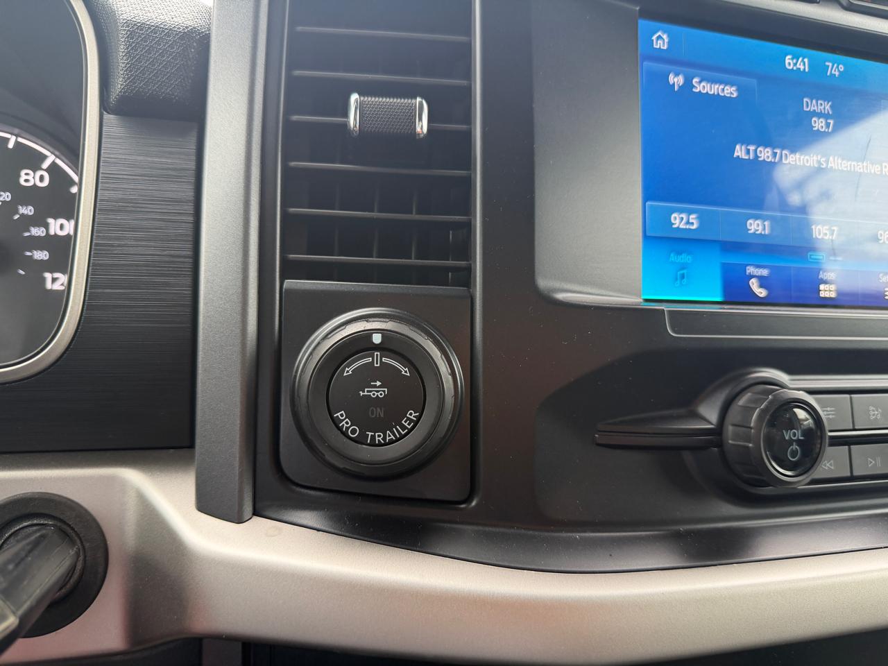 Ford F-150 XLT SuperCrew 4WD 2021