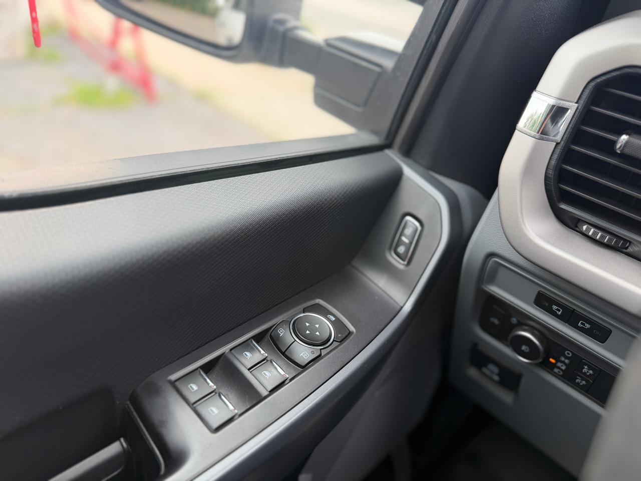 Ford F-150 XLT SuperCrew 4WD 2021