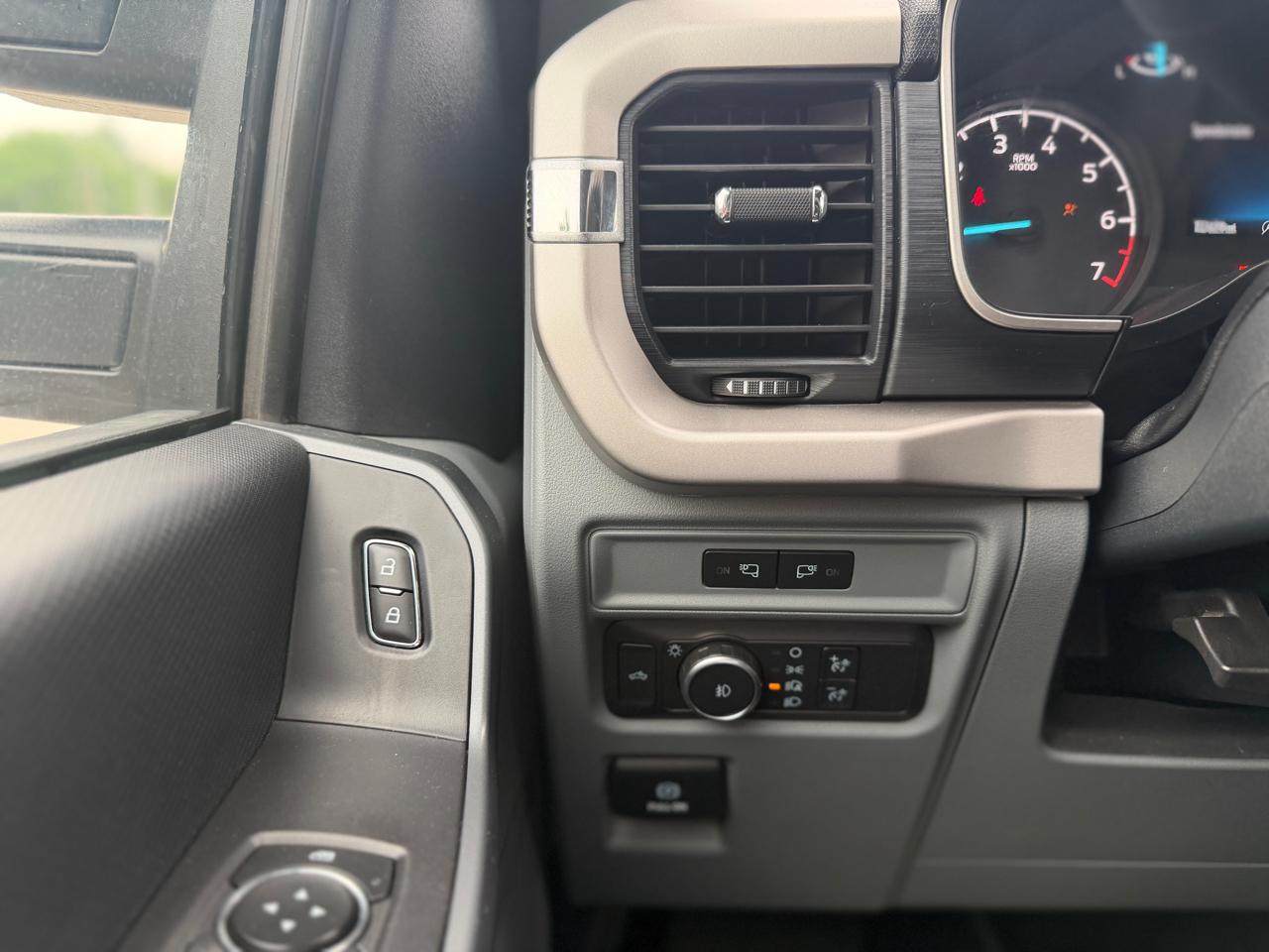 Ford F-150 XLT SuperCrew 4WD 2021