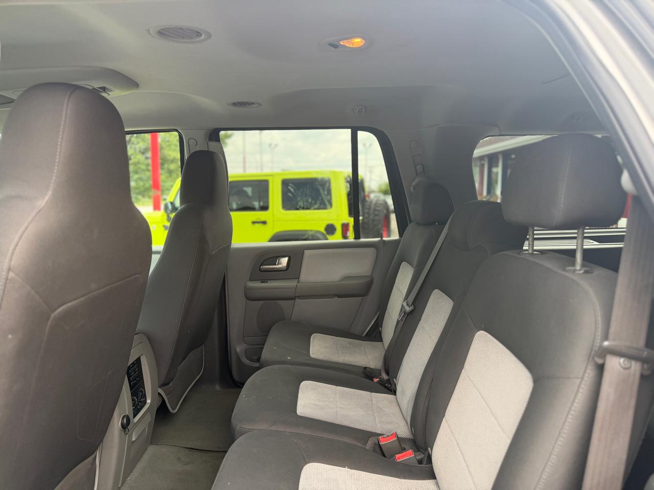 Ford Expedition XLT 4.6L 2WD 2004