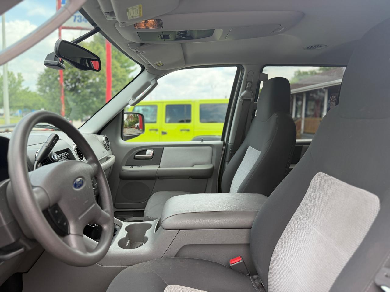 Ford Expedition XLT 4.6L 2WD 2004