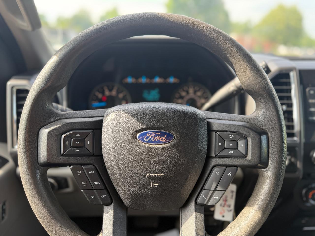 Ford F-150 XLT SuperCrew 4WD 2016