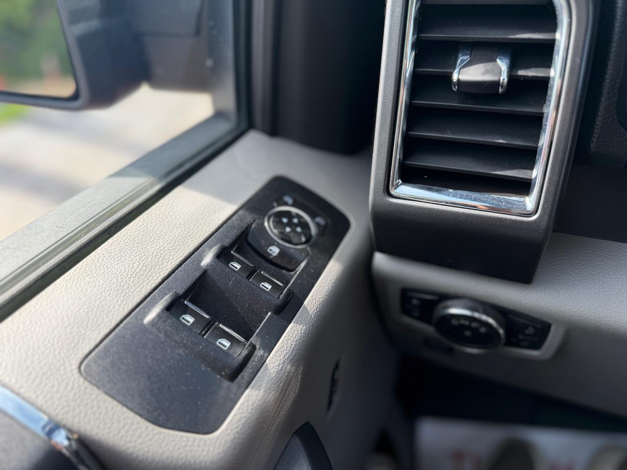 Ford F-150 XLT SuperCrew 4WD 2016