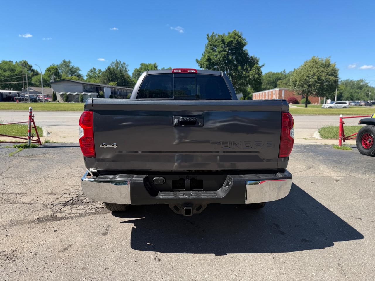 Toyota Tundra SR5 5.7L V8 Double Cab 4WD 2016