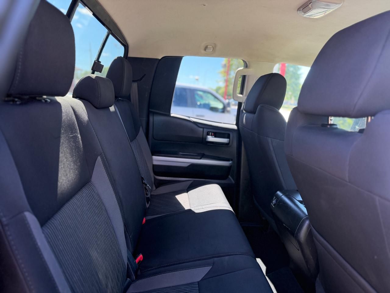 Toyota Tundra SR5 5.7L V8 Double Cab 4WD 2016