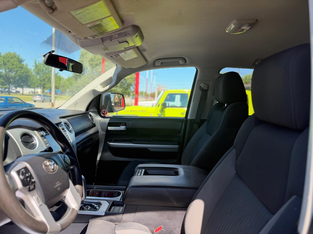Toyota Tundra SR5 5.7L V8 Double Cab 4WD 2016