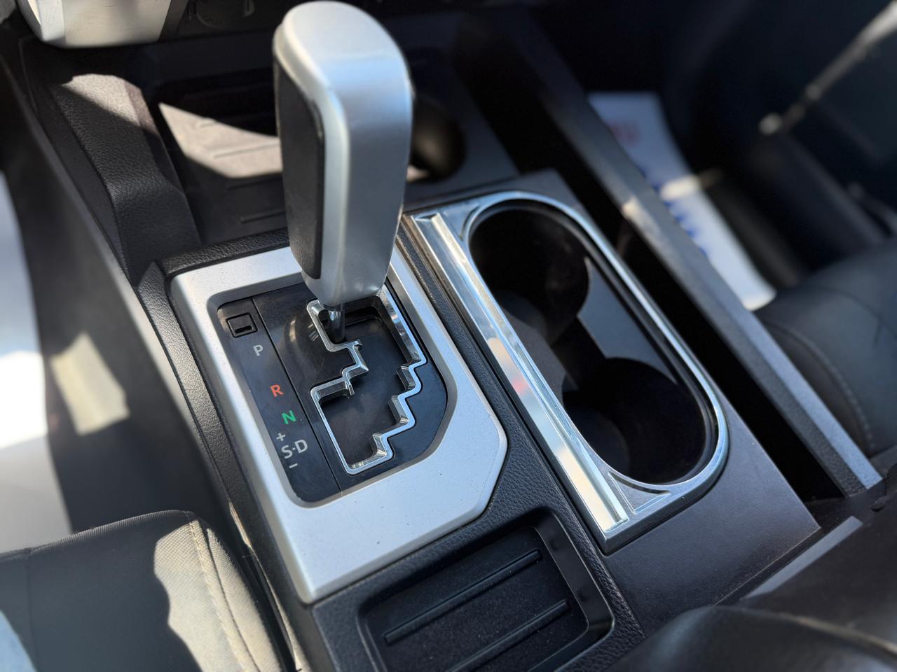 Toyota Tundra SR5 5.7L V8 Double Cab 4WD 2016