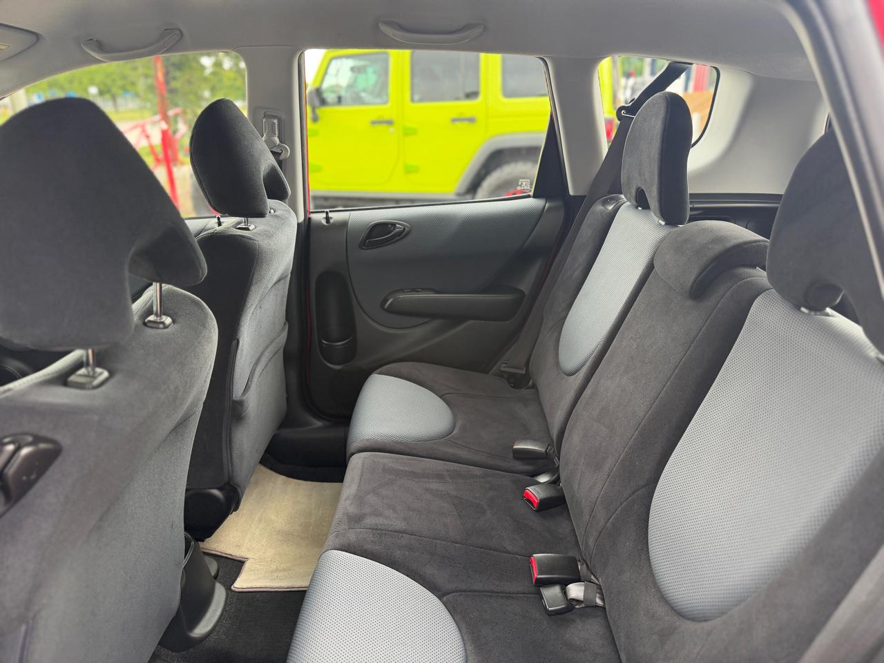 Honda Fit 5-Speed AT 2008