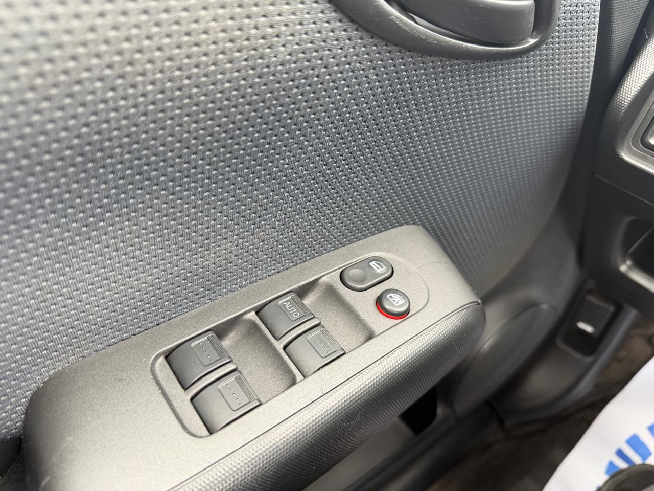 Honda Fit 5-Speed AT 2008