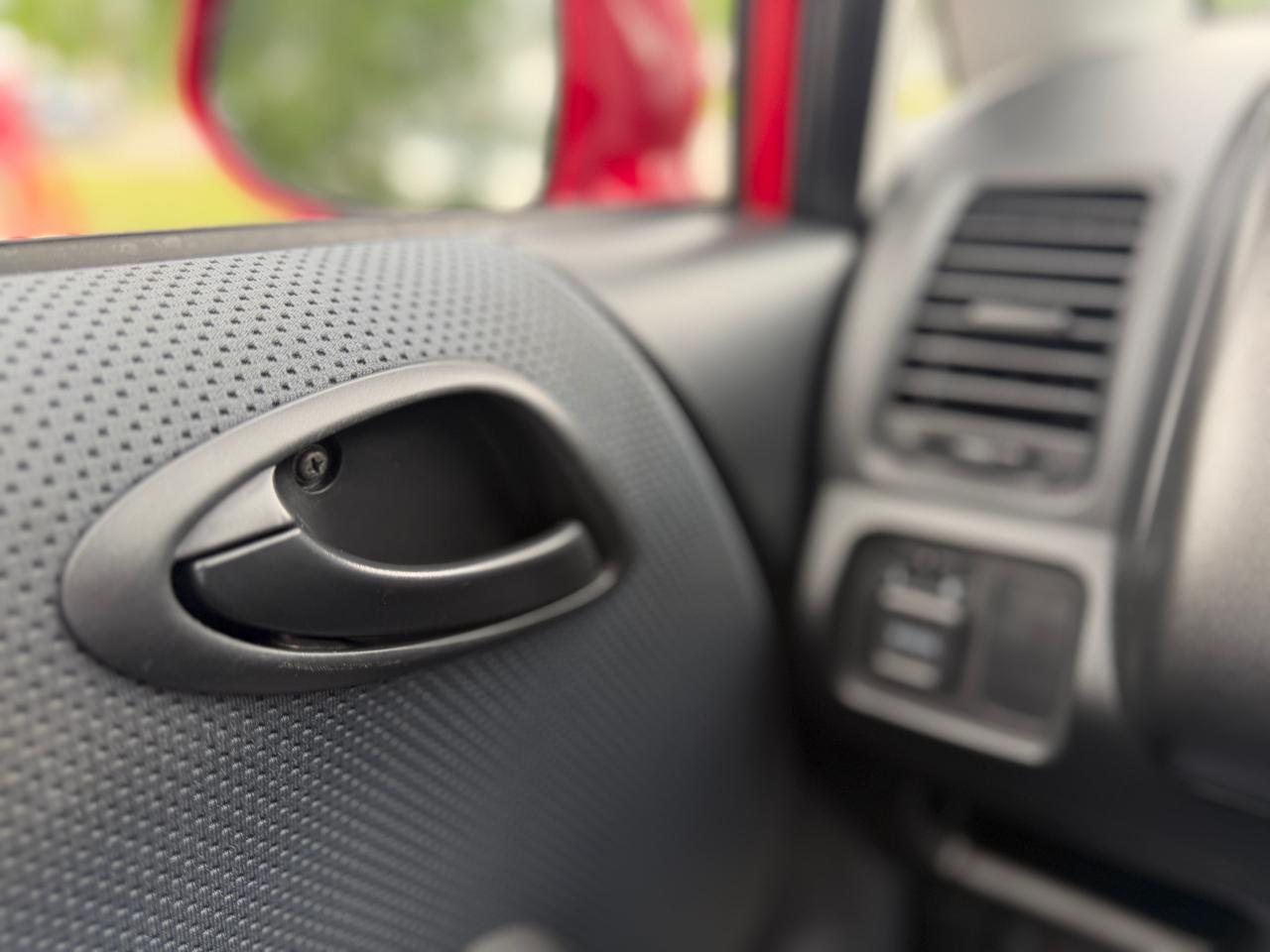 Honda Fit 5-Speed AT 2008