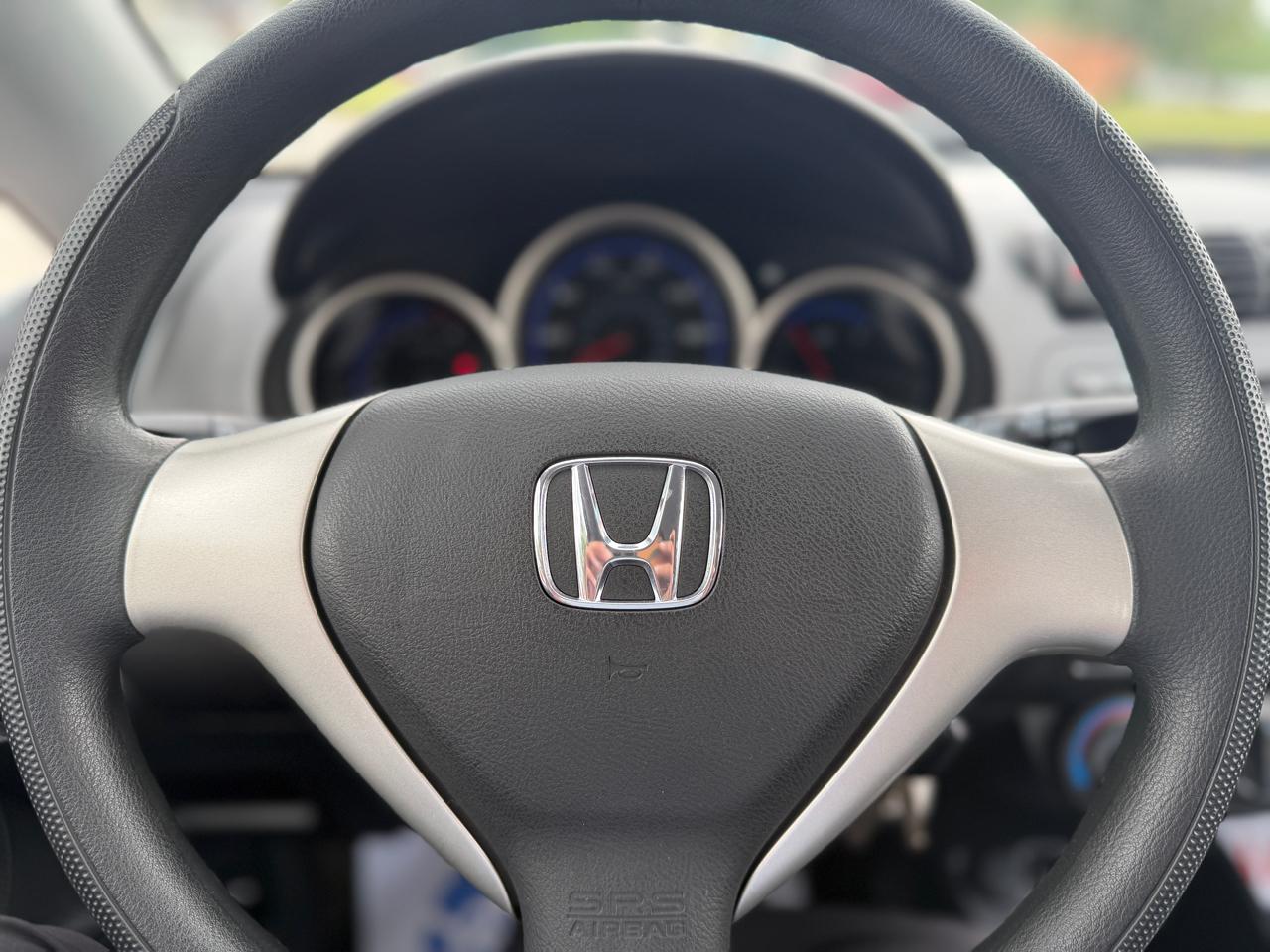 Honda Fit 5-Speed AT 2008