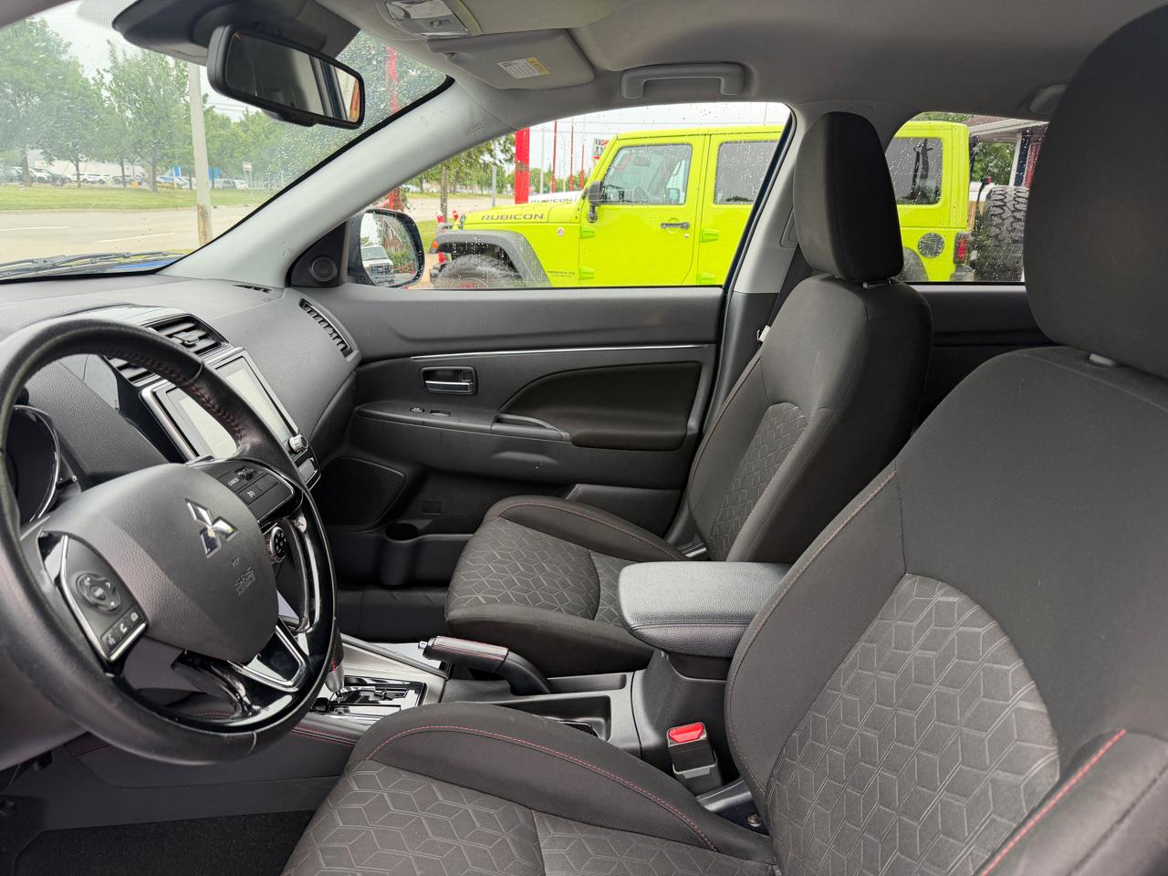 Mitsubishi Outlander Sport 2.0 ES CVT 2021