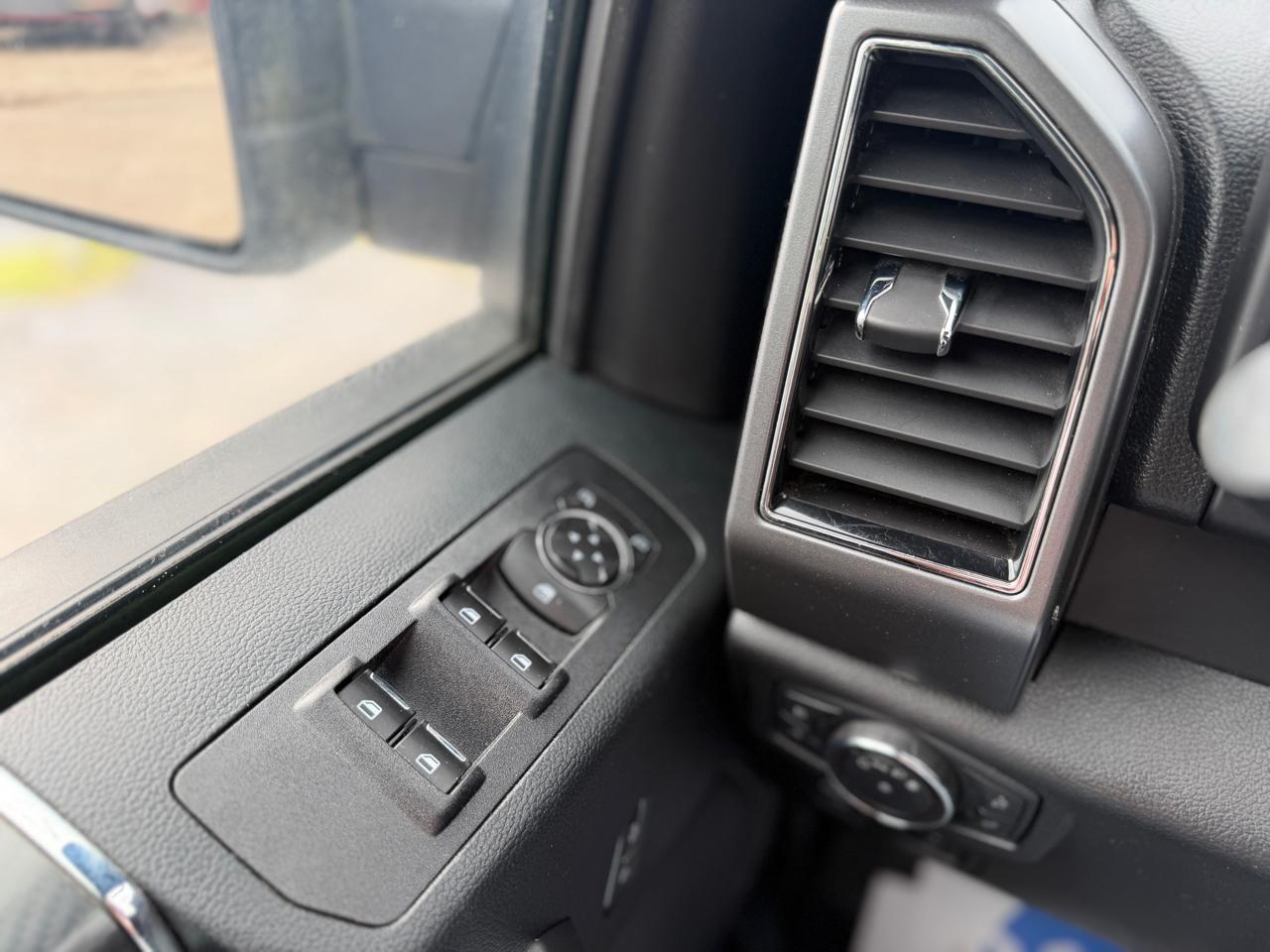 Ford F-150 XLT SuperCrew 4WD 2018