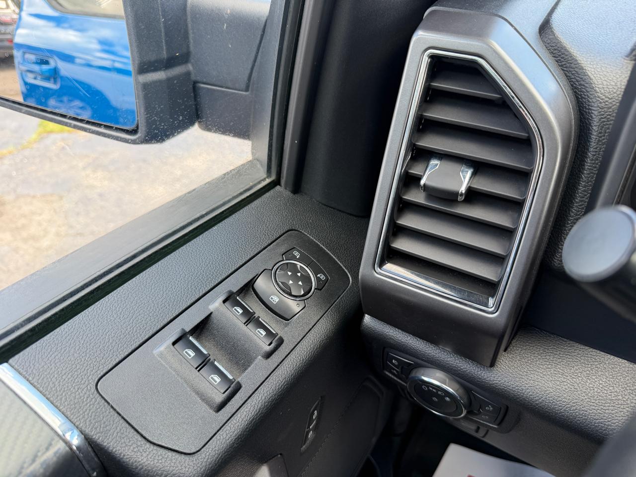 Ford F-150 XLT SuperCrew 4WD 2020