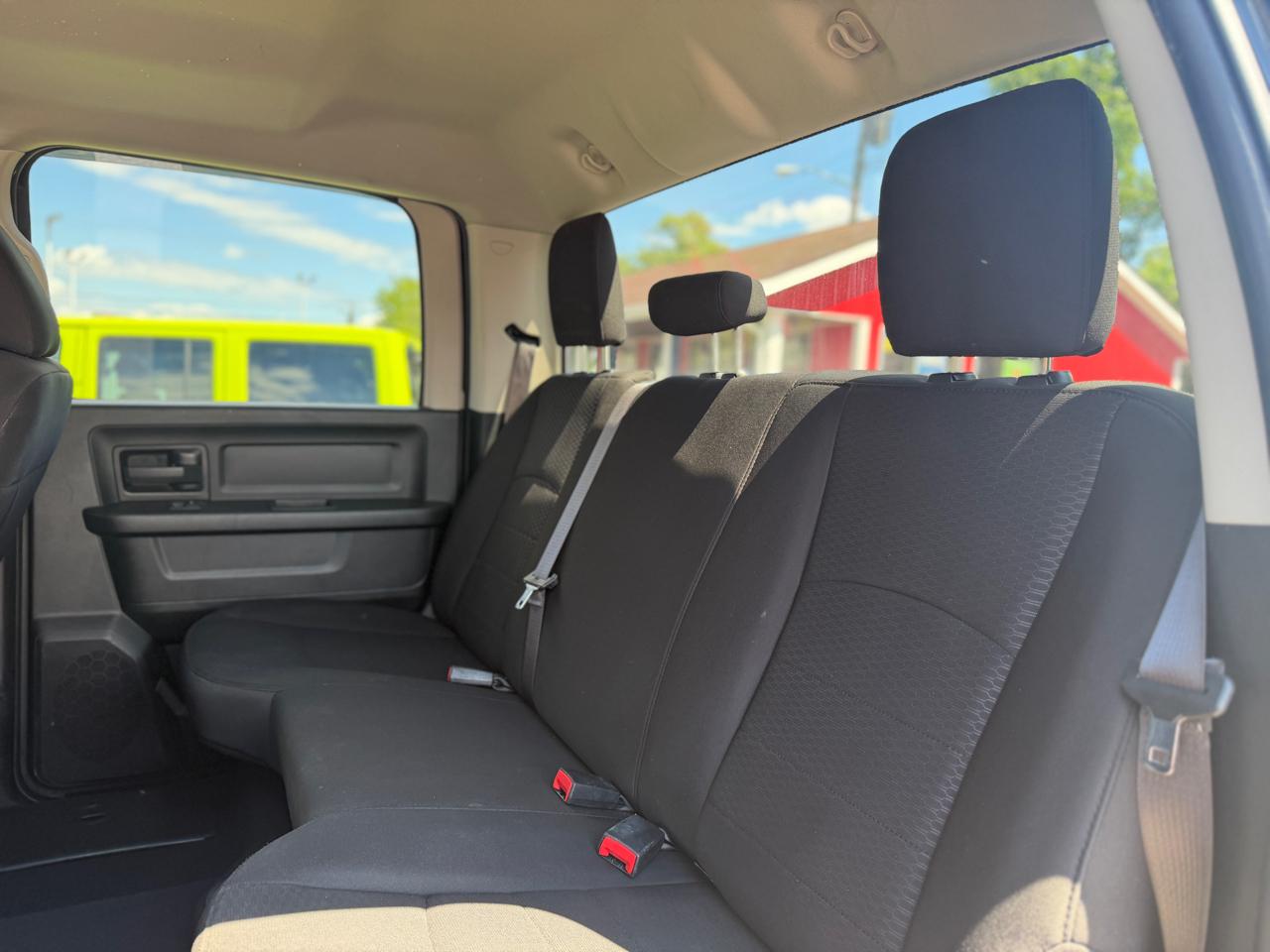 RAM 1500 Classic Express 4x4 Crew Cab 5'7" Box 2019