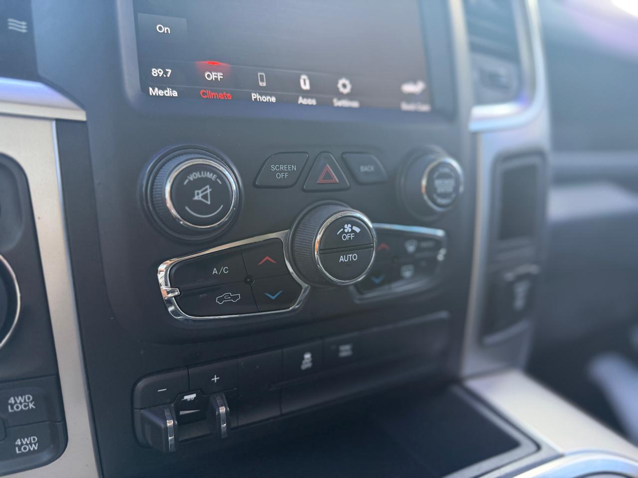 RAM 1500 Classic Express 4x4 Crew Cab 5'7" Box 2019