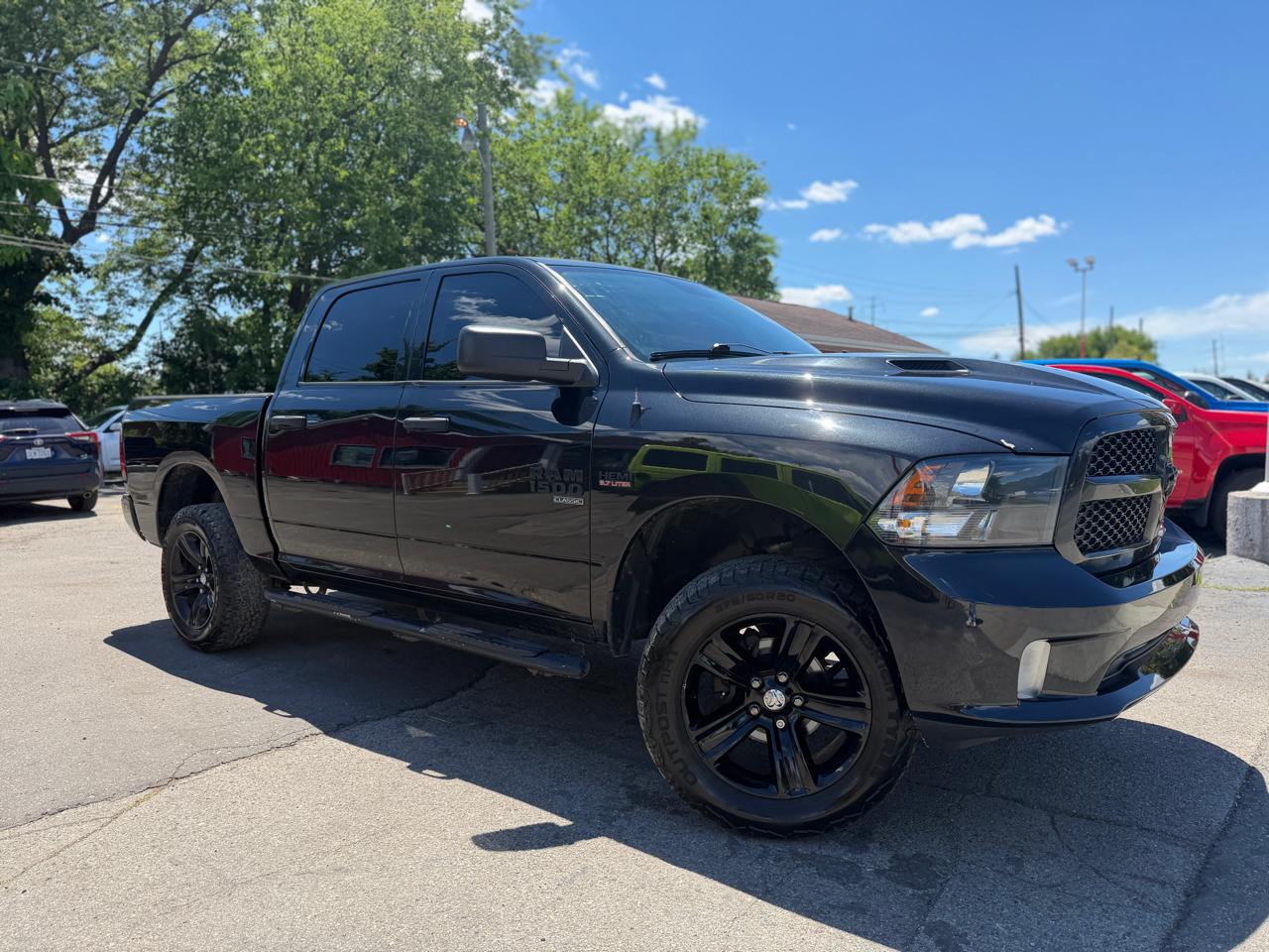 RAM 1500 Classic Express 4x4 Crew Cab 5'7" Box 2019
